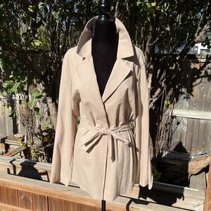 NWT Halston Sandy Sable Wrap Jacket With Snaps & Belt/Flowing Sweep At Shoulders